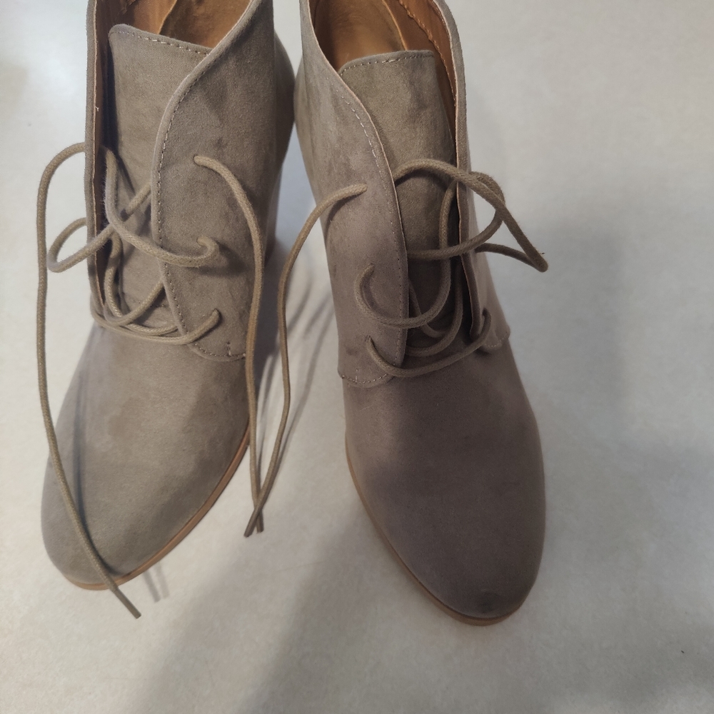 Shoes - Picture 3 of 3